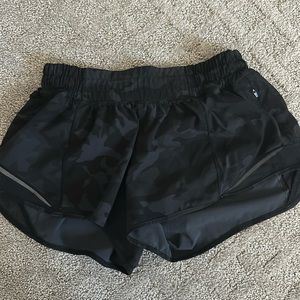 Lululemon hotty hot shorts, size 6, camo, limited edition, in great condition